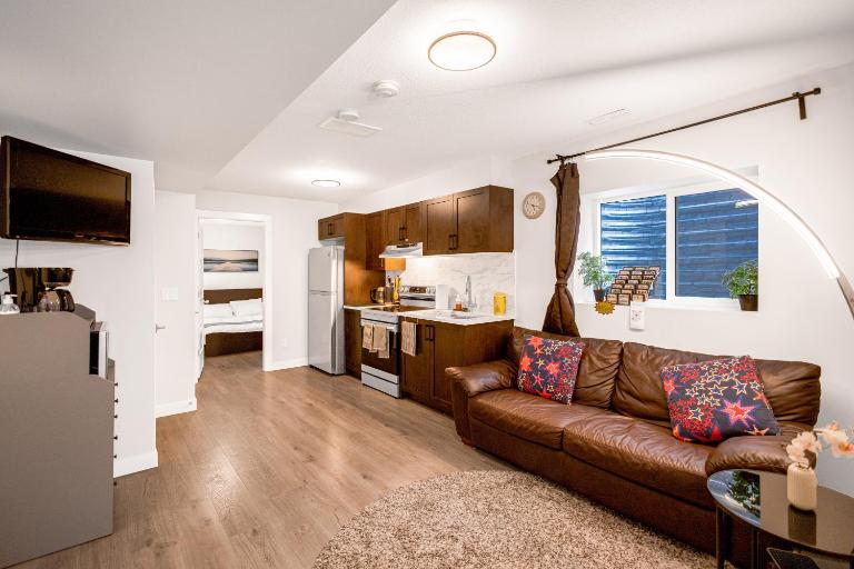 New 2BD Suite Near Events Center - B&B Langley