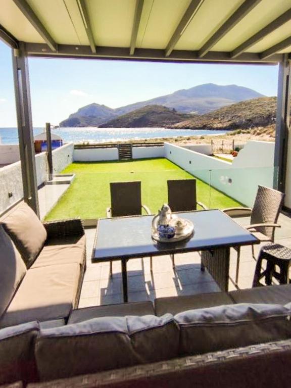 Beachfront Marilous House - Skyros Getaway - Ferienwohnung Skýros