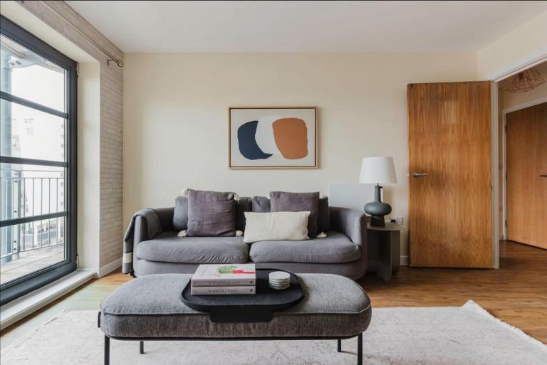 Stylish 1 Bed Flat in Limehouse Central Location - Chambres d'hôtes Londres