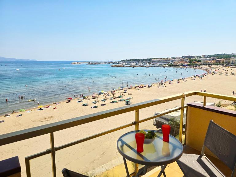 Apartamento Celeste frente al mar - B&B l'Escala