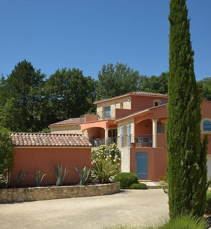 Le Mas du Grand Chêne - Chambres & Roulotte - B&B Nyons