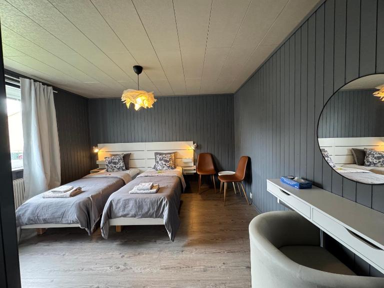 ZeNour Rooms in Åmål - B&B Åmål