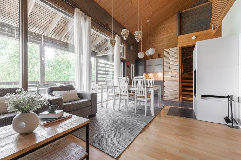 Villa Kultaranta A - Scenic Lakeside Cabin with Hot Tub and Sauna - B&B Tahkovuori
