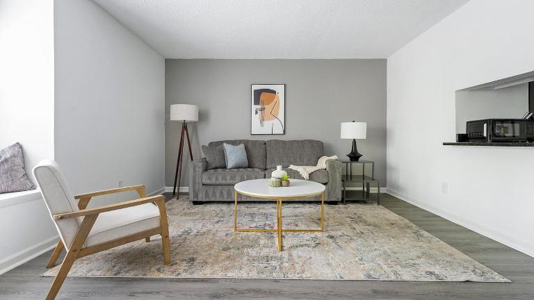 Landing Modern 1BD Pool Gym - Bed and Breakfast Winston-Salem