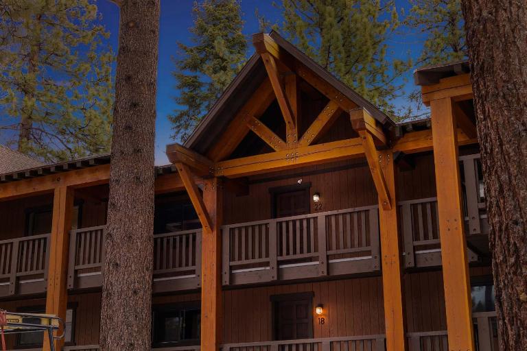 Sierra Pines Retreat - Sleeps 6 - B&B Incline Village