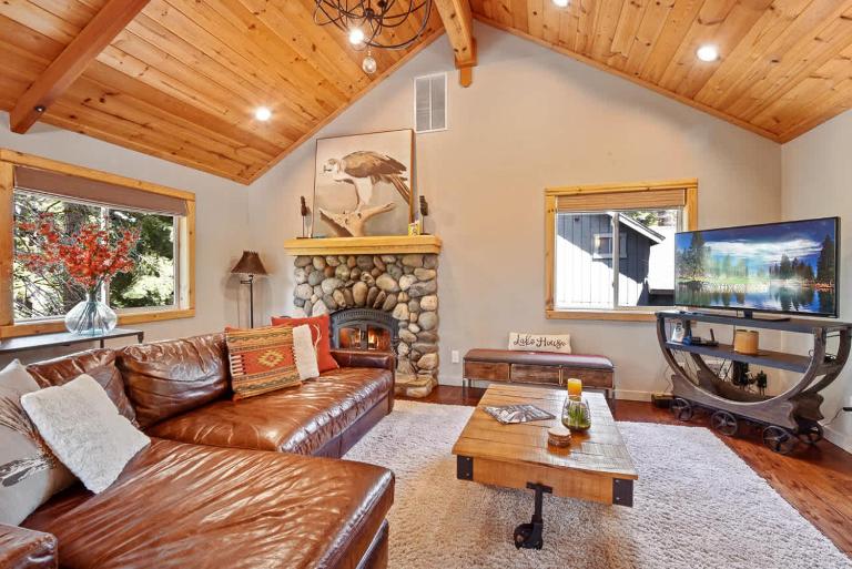 Luxury Tahoe Chalet Minutes to Dining - B&B Tahoe Vista