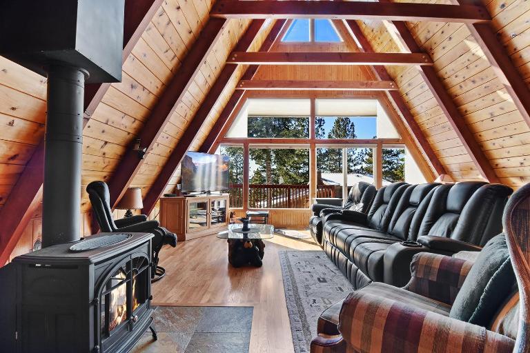 Beautiful Mountain Getaway - B&B Kings Beach