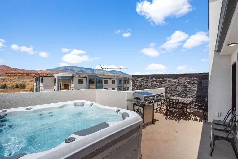 Vintage Desert 5 BDR Heated Pool Lazy River & Slide - Ferienwohnung Hurricane
