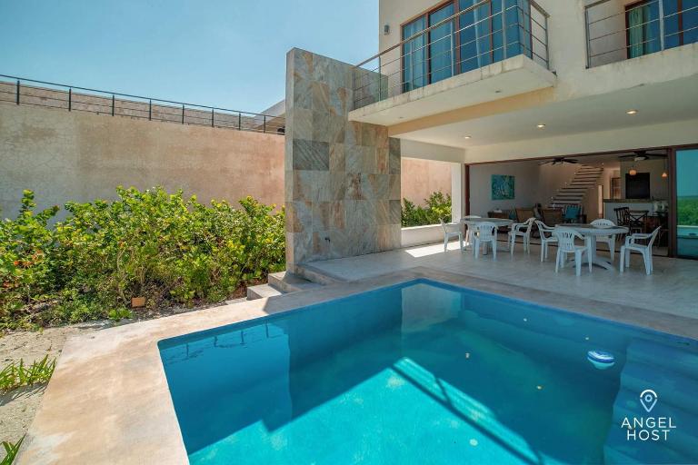 Beachfront Villas with Private Pool Steps to the Sea! - Chambres d'hôtes Chicxulub Puerto