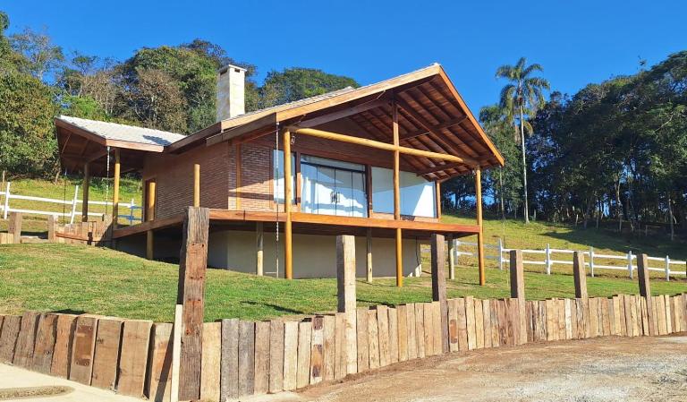 Chalé Encanto dos Pinhais - B&B Santo Antônio do Pinhal
