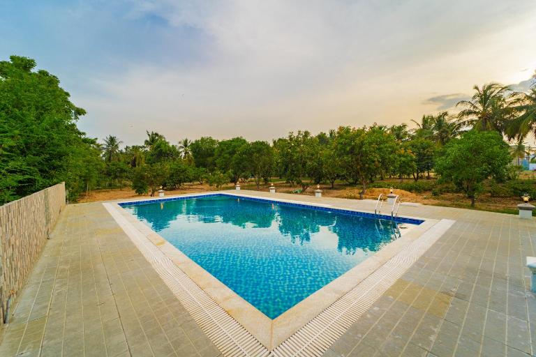 Neithal Farm Resort with Swimming Pool by Roscotel - B&B Puducherry