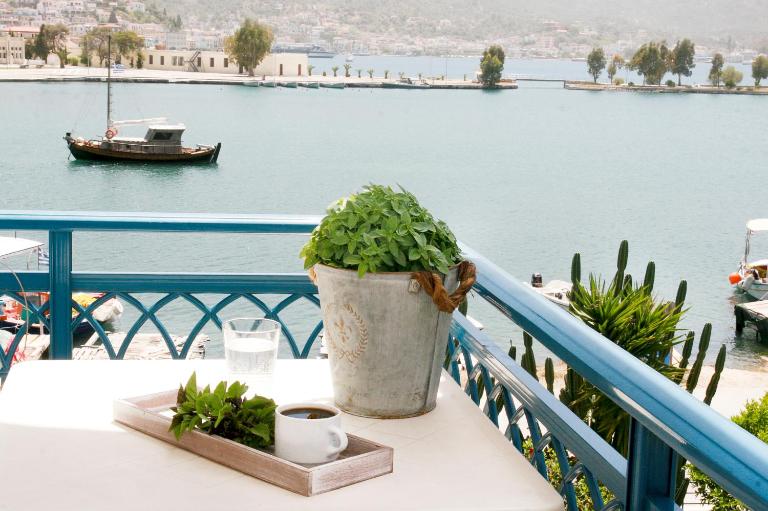 Drossinos Studios - B&B Poros
