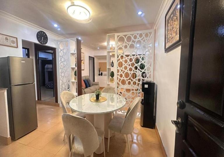 2BR Condo with Free Parking near SM North and Trinoma - B&B Manila