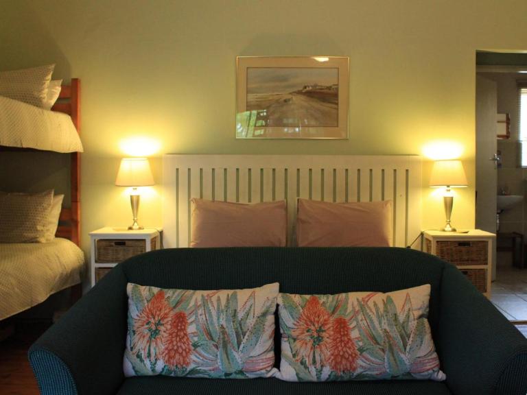 Dempsey's Self-Catering Guest House - B&B Port Elizabeth