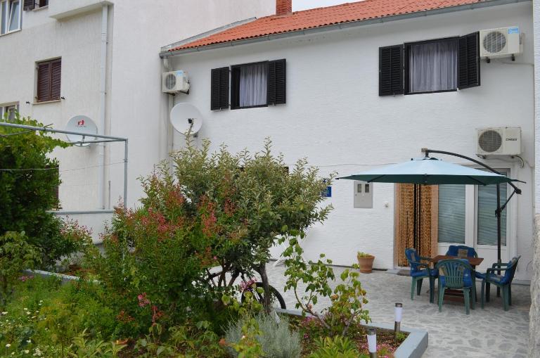 Rooms Ljilja - Bed and Breakfast Baška