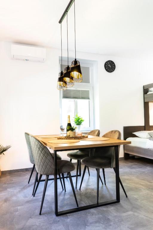 Apartmaji na Pošti - B&B Podsreda