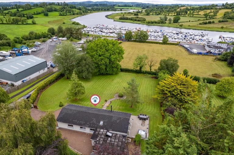 Loughside Lodge - Fermanagh 5 bed waterside bungalow - B&B Culky