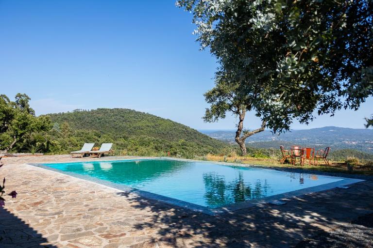 Mas provençal avec piscine chauffée, tennis, pétanque, vue mer, 20 min St Tropez - Ferienwohnung La Garde-Freinet