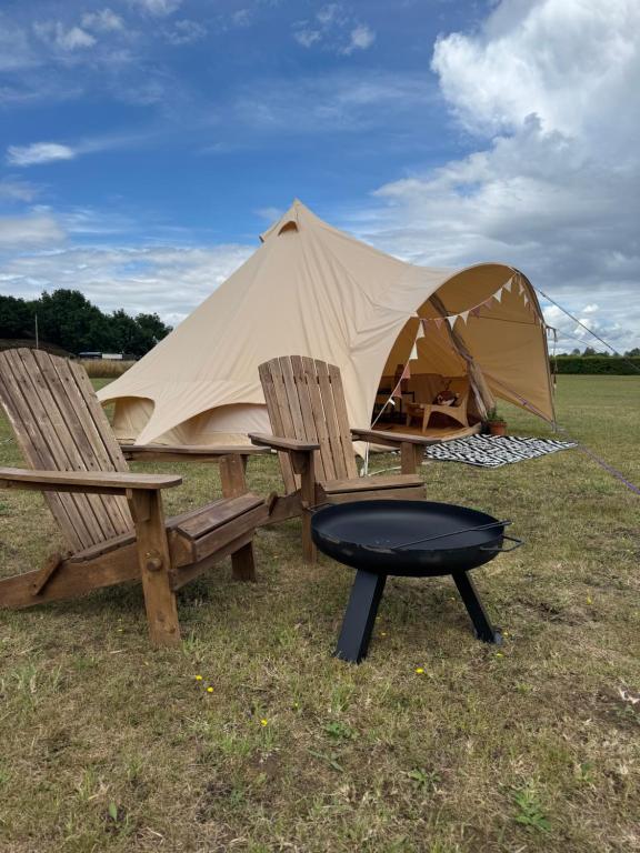 Farmview Bell Tent - Chambres d'hôtes Messing