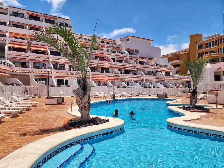 Modern Apt near Beach&Pool Coastal Sunset Tenerife - Bed and Breakfast Adeje