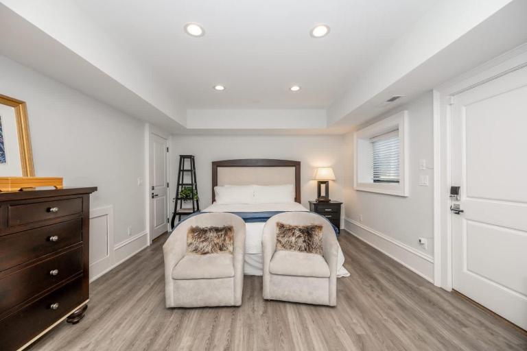 Mt Adams Nest - Studio for 2 - Bed and Breakfast Cincinnati