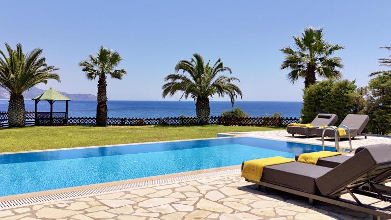 Villa Anna Maria Rock Beach Pure Luxury - Chambres d'hôtes Spartiá