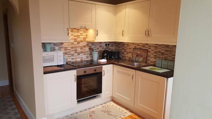 Galway City Stay with Parking - B&B Galway