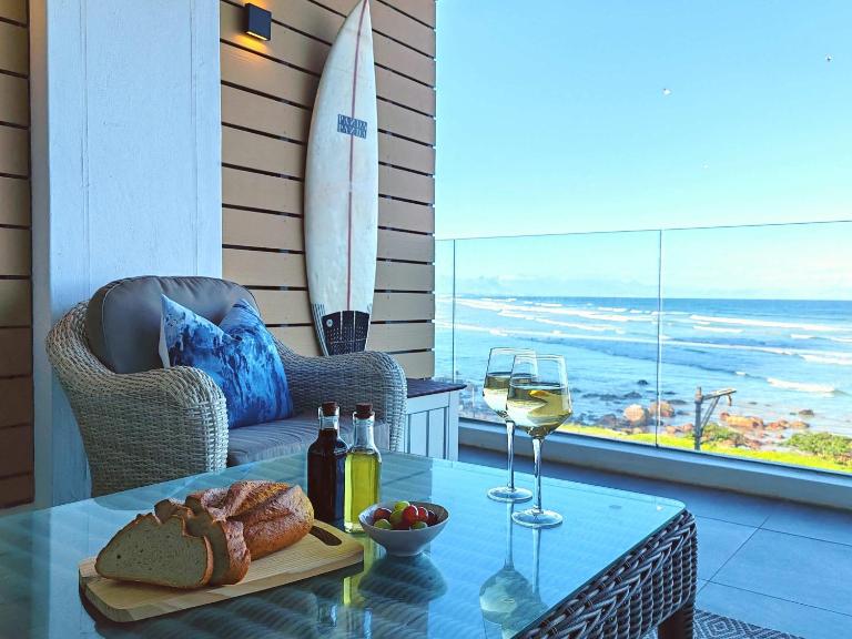 Wavescapes Hang Ten Stay - B&B Muizenberg