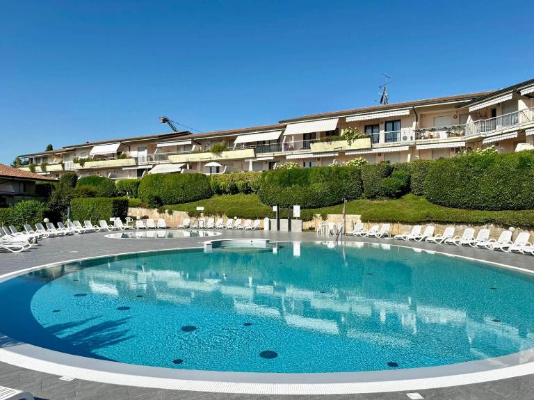 Nice Garda By Case al Lago - Bed and Breakfast Desenzano del Garda