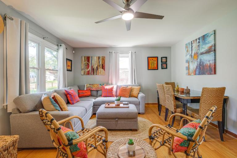 < 1 Mi to Colonial Beach: Coastal Gem w/ 2 Porches - Chambres d'hôtes Colonial Beach