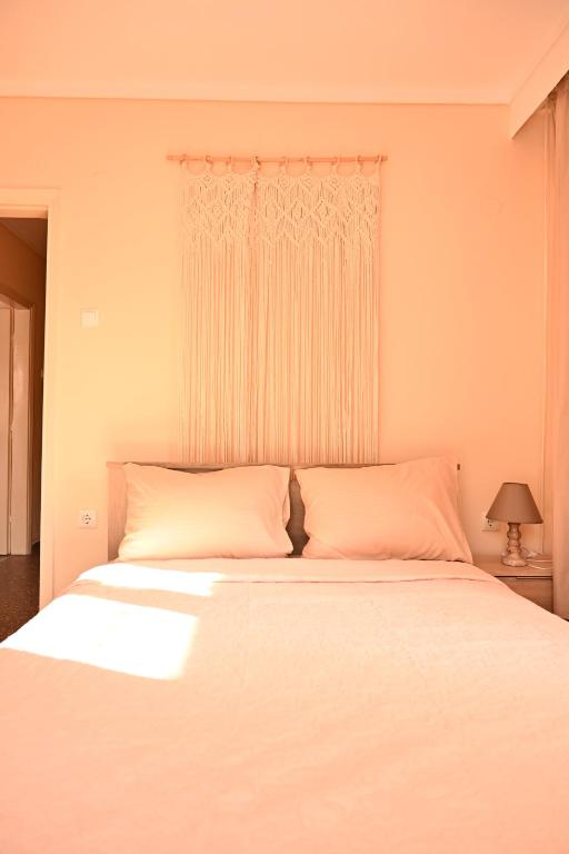 Retro View Apartments - B&B Peraía