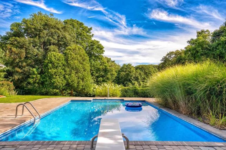 Respite Ranch: Private Pool, Hot Tub, Beach Access - B&B Mattituck