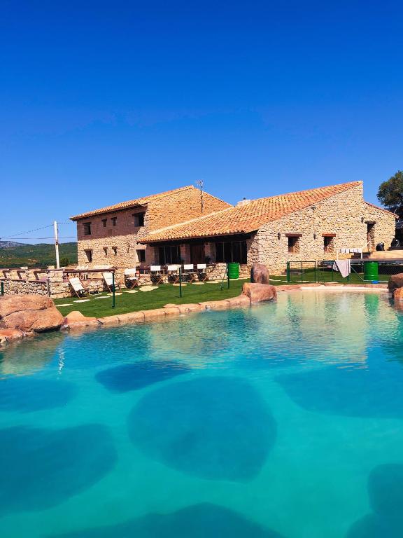 Villa con piscina, campo fútbol y pádel - B&B Mas d'en Rieres
