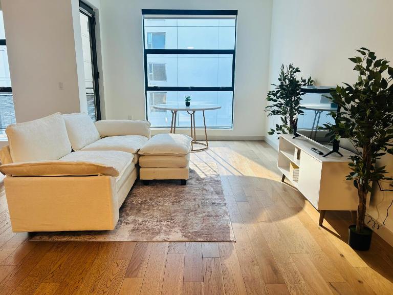 Chic Hollywood Dream Large Studio - B&B Los Angeles