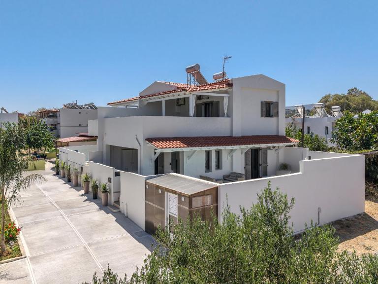 Arokaria Holiday Houses - B&B Platanés