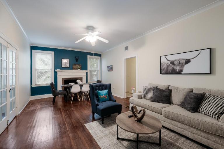 438M- 3 BR Apt with Free Parking on Premises and Coffee - B&B San Antonio