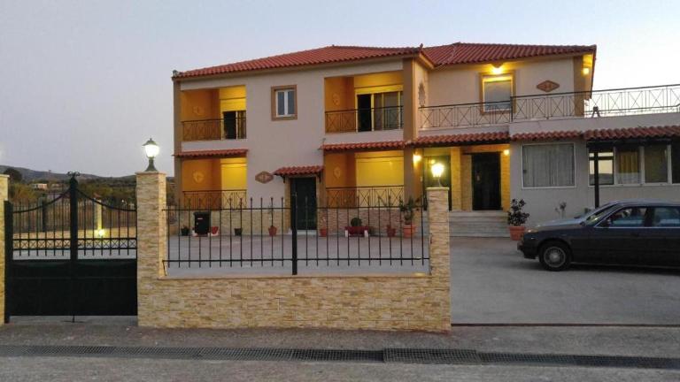 Avantis Apartments - B&B Perivólia