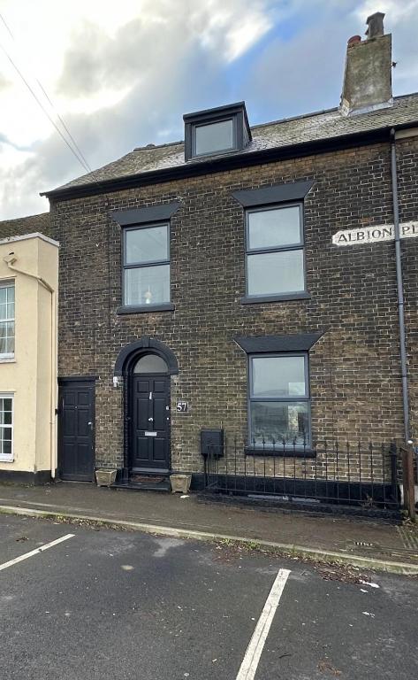 Seaside townhouse - B&B Deal