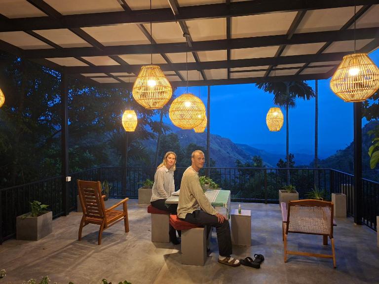 meditation monastery stay - B&B Ella Town