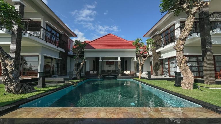 Blue Marlin 6-BR Villa Singaraja Bali - B&B Banjar Bukti