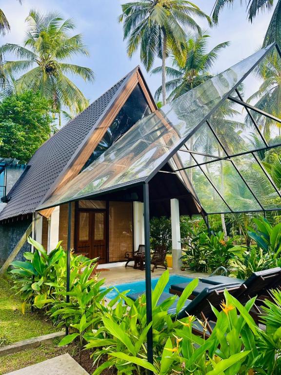 Elegant Hamlets Home Stay - B&B Chillaw
