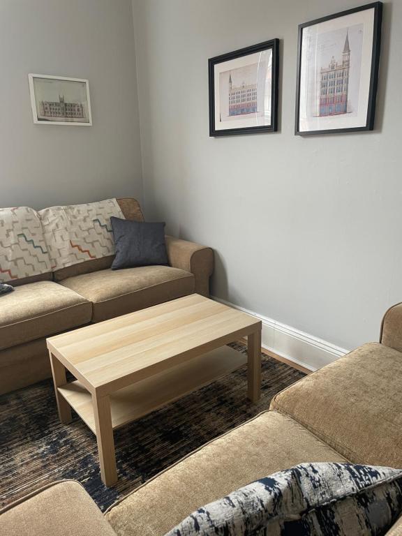 Spacious 2-bedroom Flat - Bed and Breakfast Belfast