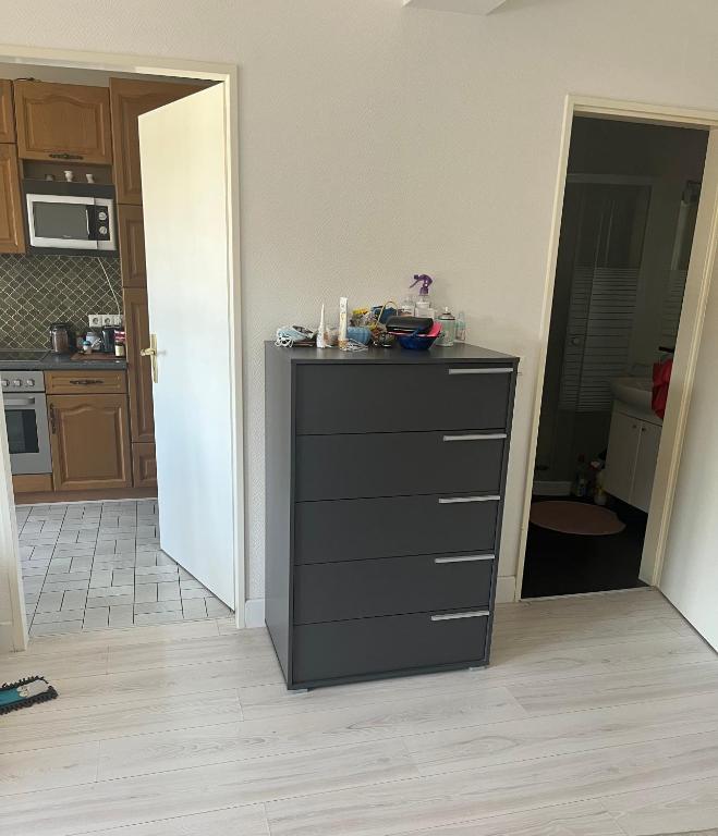 Spacieux Studio Gasperich - Bed and Breakfast Luxemburg