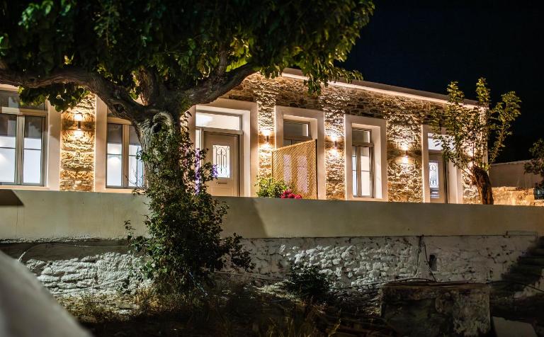 Ionis Apartment 2 - B&B Kárystos