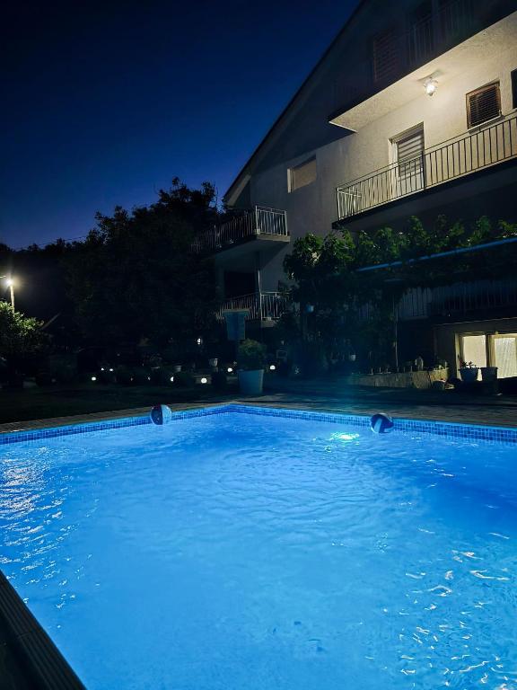 Domaćinstvo Trifunović - B&B Pretrešnja