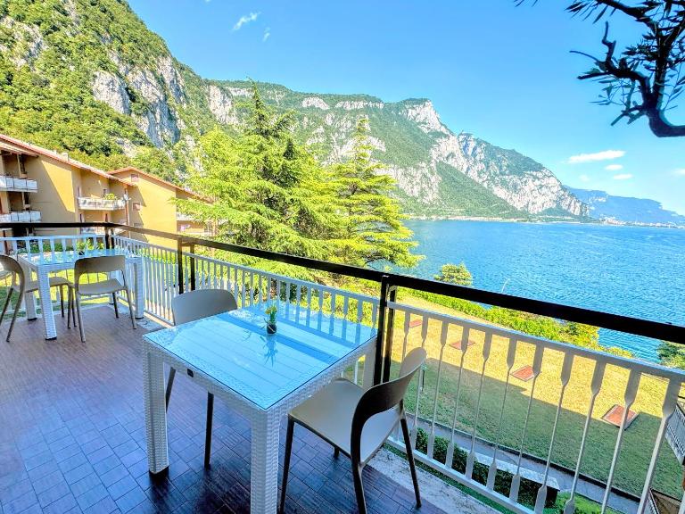 Grand View Como Lake Apartment 3 - Chambres d'hôtes Abbadia Lariana
