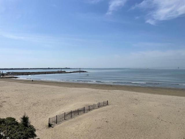 Résidence C2M Appartement sur plage Grau du Roi - B&B Le Grau-du-Roi