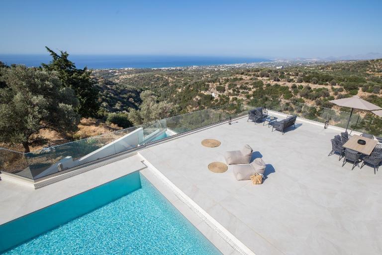 Villa Santa Ιrini 1 - With Heated Pool - B&B Agía Eiríni