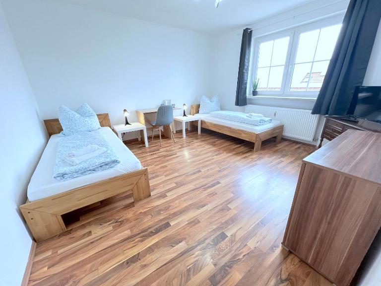 V Apartment 4 Personen - Monteurzimmer - Ferienwohnung - Dingolfing - B&B Dingolfing