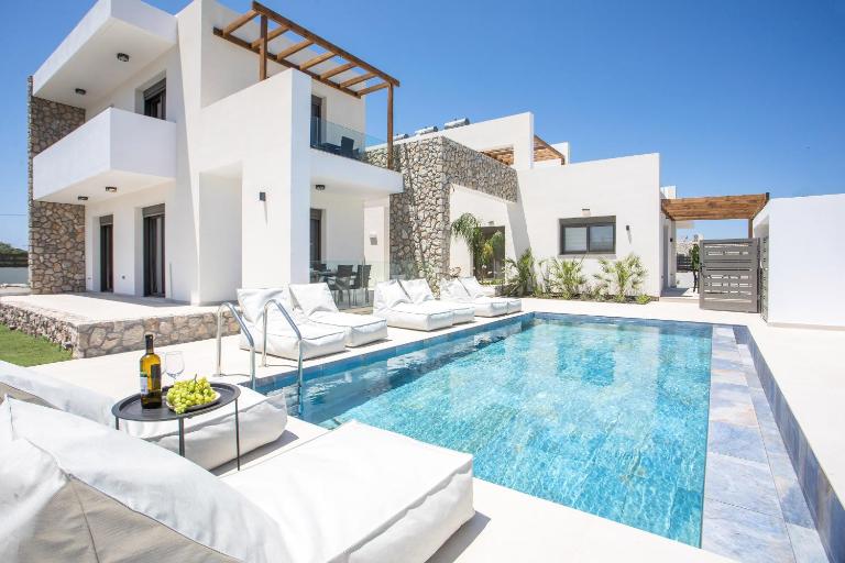 Nostos Luxury Apartments - Bed and Breakfast Kremastí